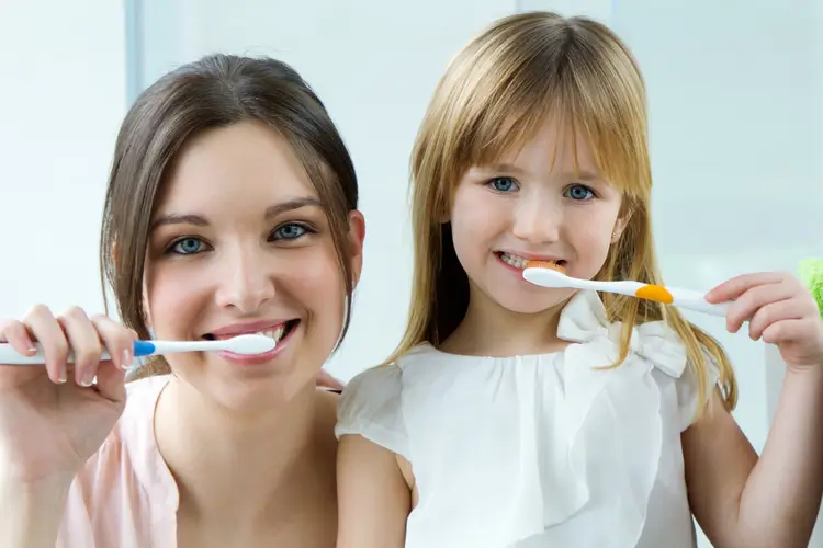 Top Tips to Make Toothbrushing With Your Kids Fun!